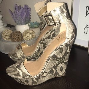 Snake skin Wedge Shoe